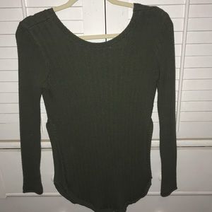 GREEN SWEATER